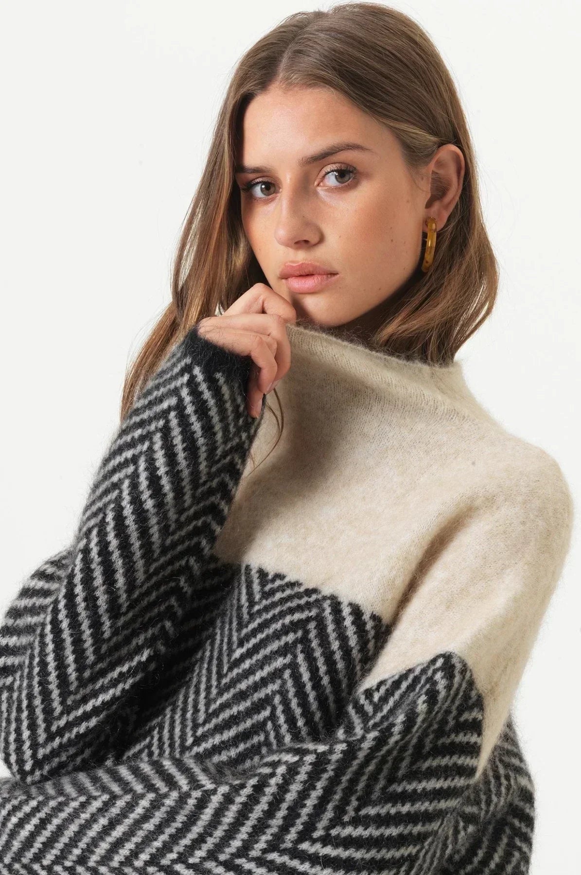 Liana™ – Luxe Cashmere Turtleneck Sweater